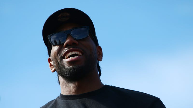 Illustration for article titled KawhiWatch: Kawhi Leonard Toying With Entire City Of Los Angeles