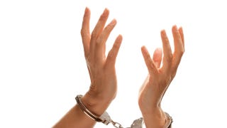 Illustration for article titled Notorious Burglar Continues Stealing Into Her 80s