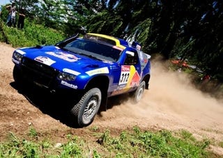 Illustration for article titled Hello 98 Minutes Of Dakar Rally Footage, Goodbye Afternoon