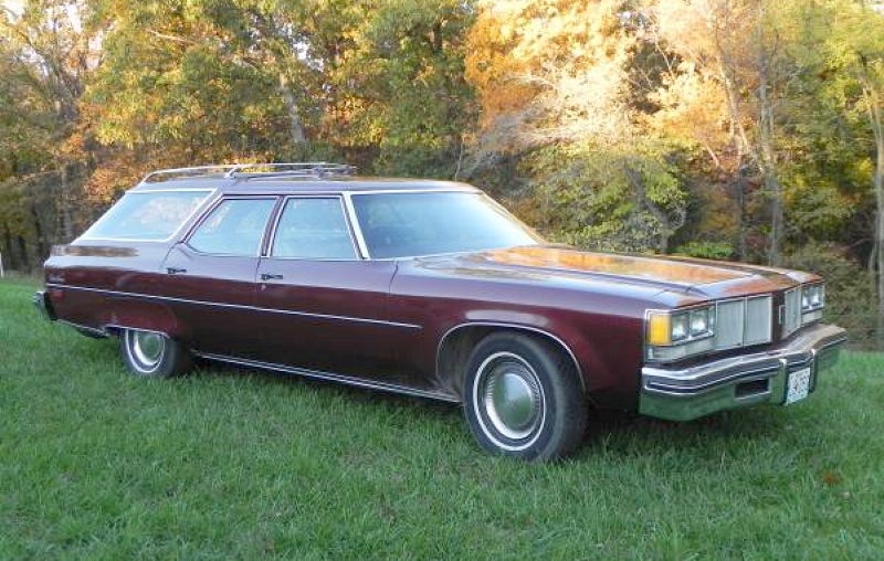 For $5,000, This 1976 Olds Custom Cruiser Will Make You Clam Up