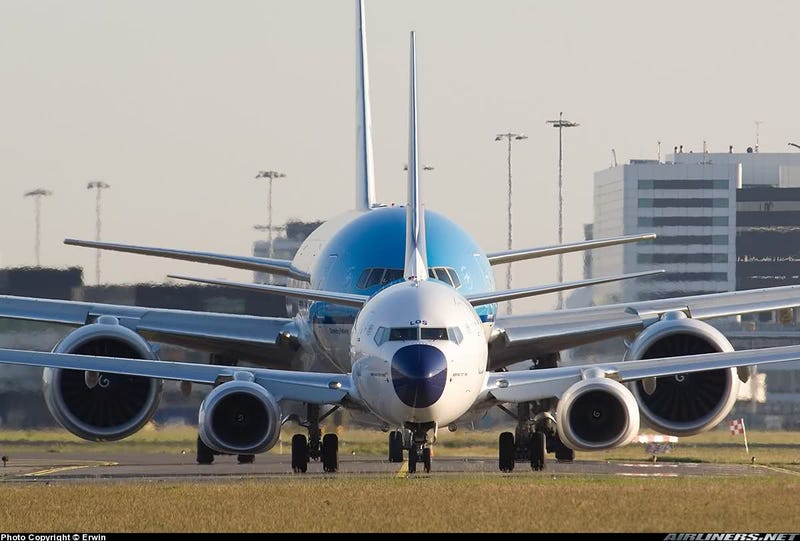 777 Engine Vs 737 Fuselage