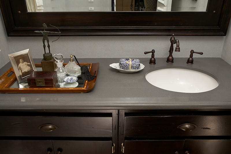 Illustration for article titled DIY Concrete Countertops in the Bathroom: For who? How? Why?