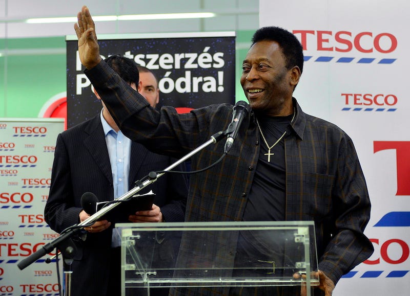 Illustration for article titled A budaörsi Tescóban haknizott Pelé