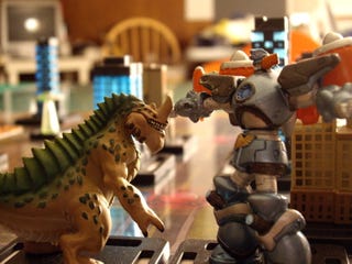 Illustration for article titled Monsterpocalypse is a Rampaging Good Time