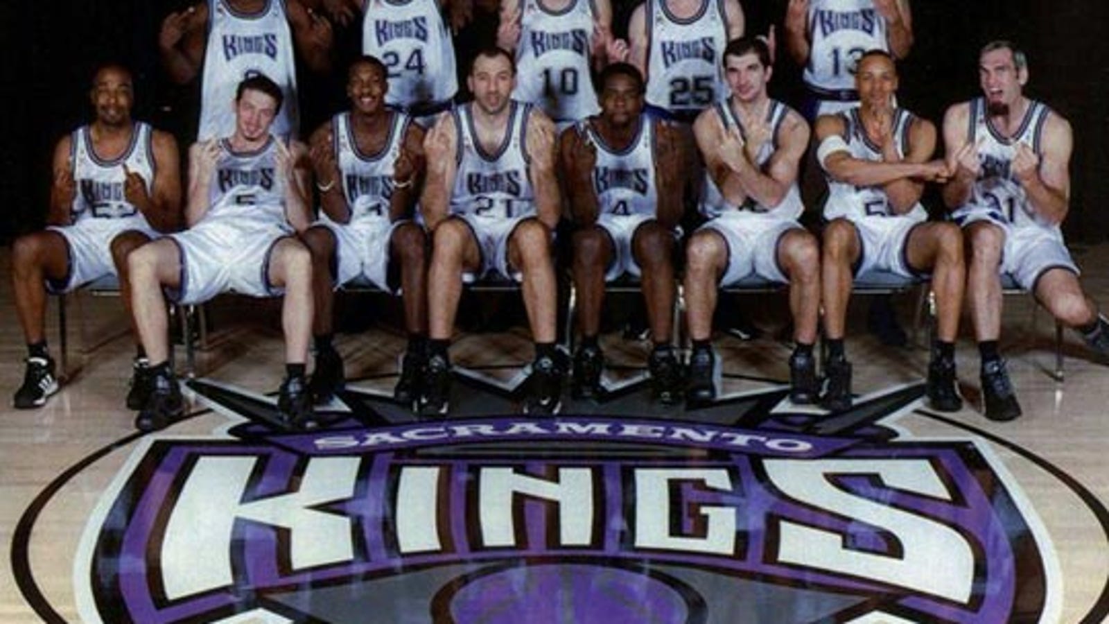 Early 2000s Kings Get Their "Wacky Pose"