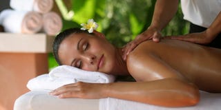 Illustration for article titled Why do People Go For Abhyanga-The Oil Massage?