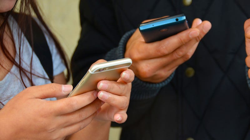 Trick Your Friends Into Installing Smartphone Updates