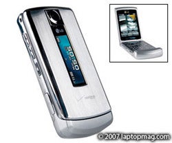 Illustration for article titled Verizon's LG VX8700 Reviewed (Verdict: A Decent and Shiny Multimedia Phone)