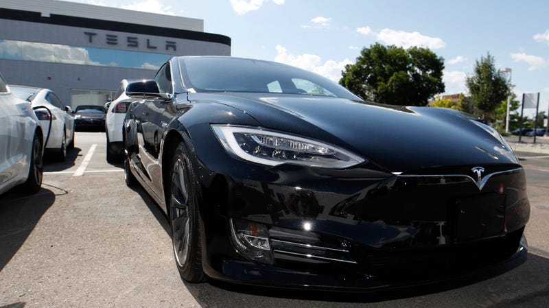 Illustration for article titled Tesla Launches Insurance Plan In Another High-Risk Bet It's Smarter Than Everyone Else
