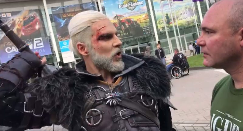 Illustration for article titled World's Best Geralt Cosplayer Meets Geralt's Voice Actor