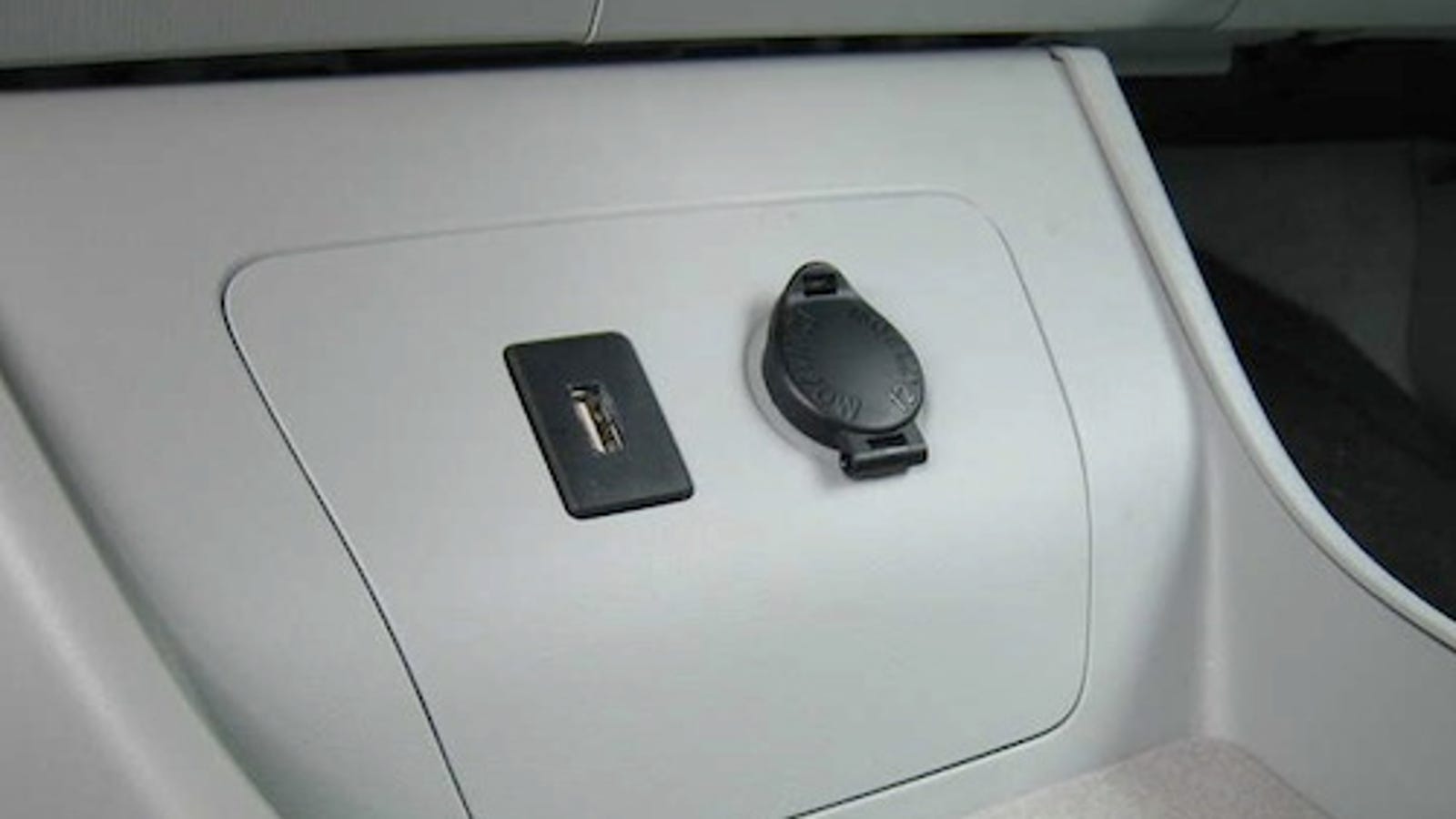 Add a USB Power Outlet to Your Car