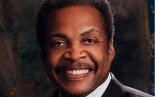 Ellis Cose (Steve Kramer)