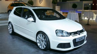 Illustration for article titled Spy Photos: VW Thunderbunny for Reals?