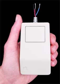 Illustration for article titled iNoPhone: Headset Made from an Apple Mouse