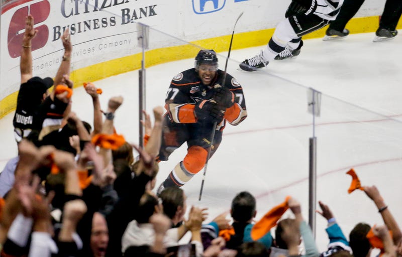 Illustration for article titled Anaheim's Ducklings Have Them On The Verge Of An Incredible Comeback