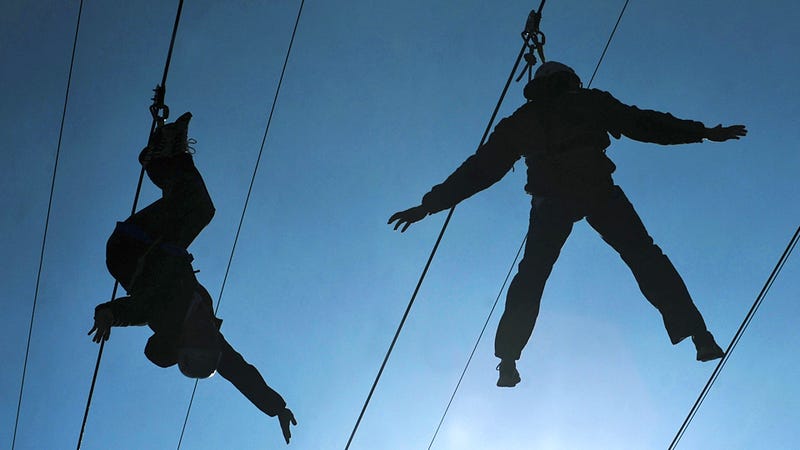 Illustration for article titled Vegas Casinos Connected by Zipline Sounds Like an Ocean's 14 Stunt