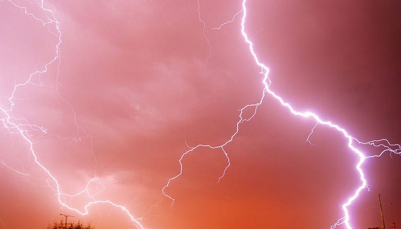 Illustration for article titled Why The Victorians Thought That Lightning Worked Like a Camera Flash