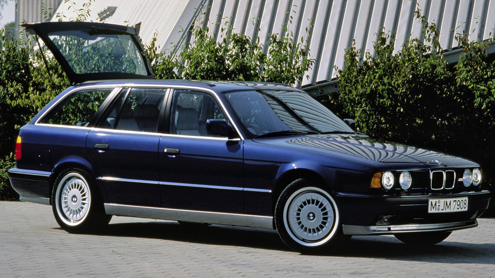 The Lord of the Wagons Is a BMW E34 M5 With the V12 From a McLaren F1