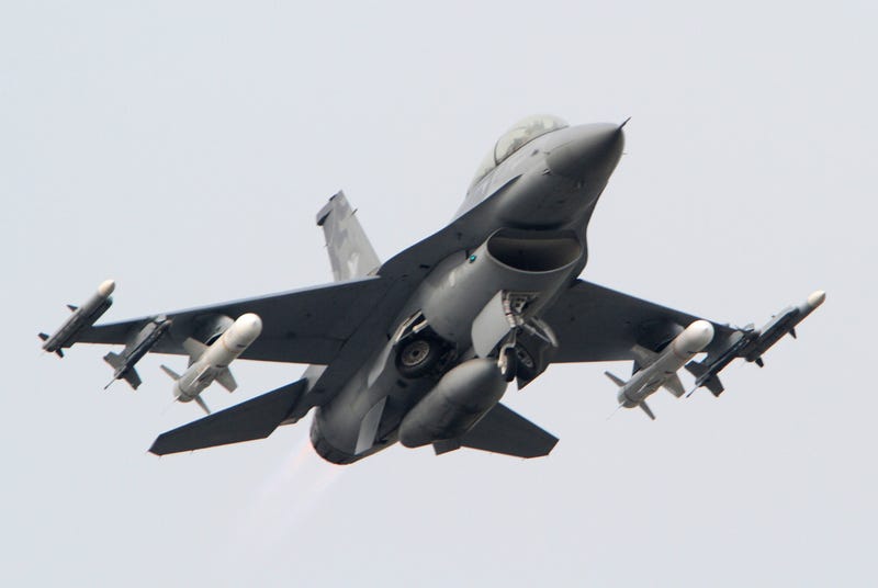 Taiwanese F-16 during takeoff, 2011. Note Harpoon anti-ship missiles. 