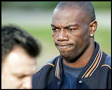 Illustration for article titled More Empty Rooms Discovered In The Drafty Mansion That Is Terrell Owens' Mind