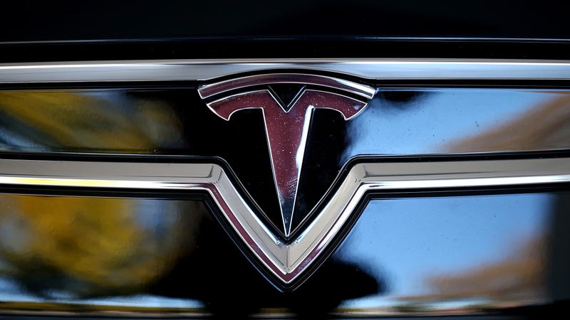 photo of US Regulators Are Investigating Tesla's Autopilot Feature After Fatal Crash image