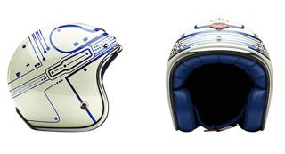 Illustration for article titled This Tron Motorcycle Helmet Turns Any Chopper Into a Lightcycle