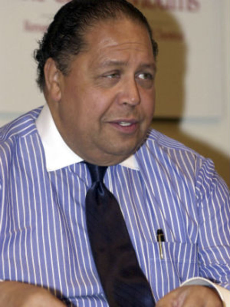 Illustration for article titled Howard or Morehouse: Battle of the Alumni