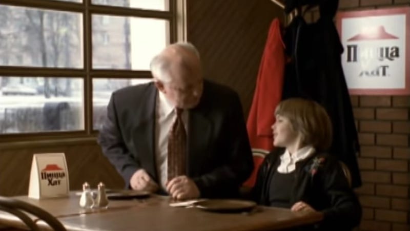 Illustration for article titled It's time we returned to this Pizza Hut ad starring none other than Mikahil Gorbachev