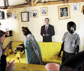 Illustration for article titled Obama's Extended Family Deals With New Fame