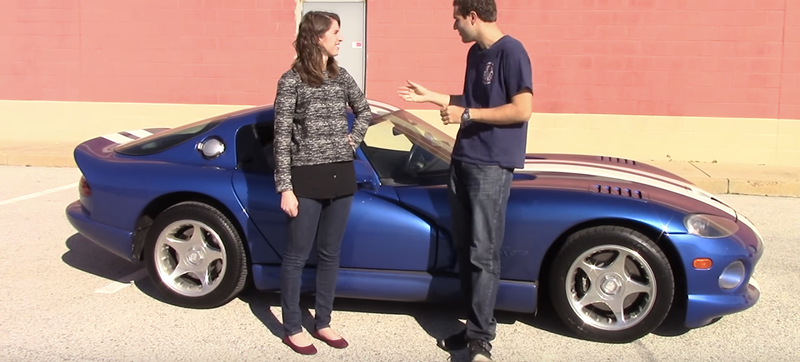 Illustration for article titled A Dodge Viper Is Proof You Can Learn To Drive Stick In Any Car