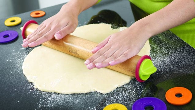 This Ingenious Rolling Pin Uses Rings For Consistent, Adjustable Dough Thickness