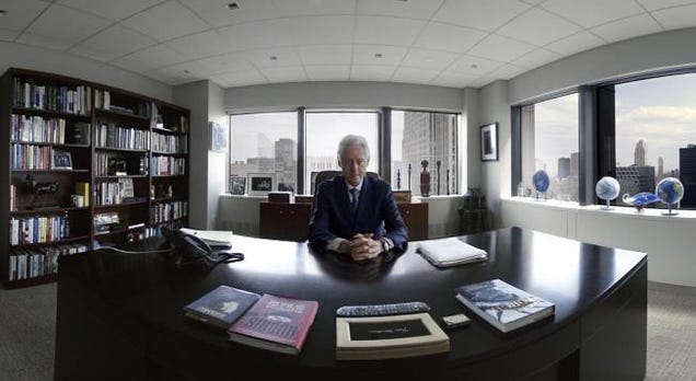 Virtual Reality Put Me Face-to-Face With Bill Clinton In His Office