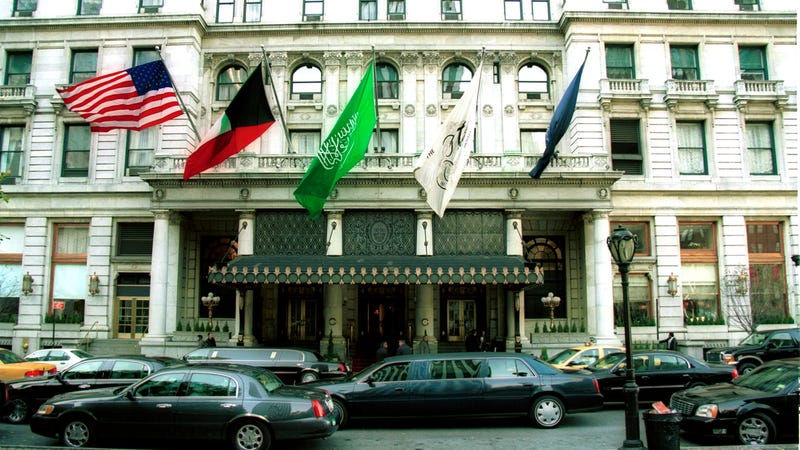 New York's Plaza Hotel Is Offering A Pricey Home Alone 2 Anniversary ...