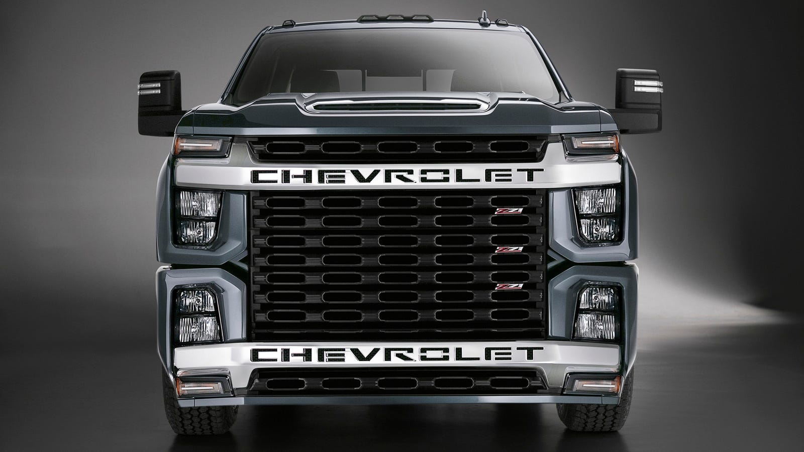 Emergency Photoshoppers Are Rushing In to Fix the Chevy Silverado HD's Face
