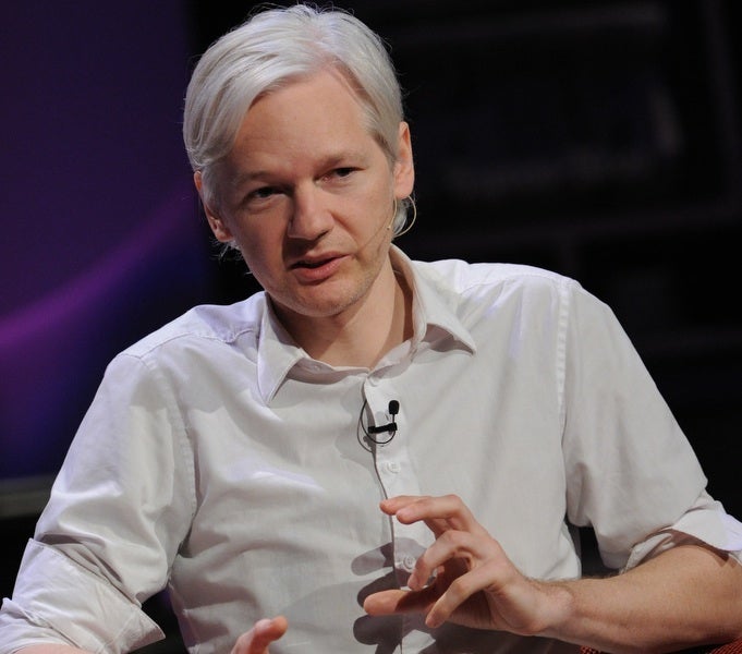 What Happened to Wikileaks Founder Julian Assange's Weird Hair?