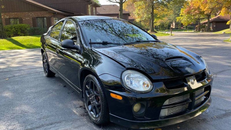 Illustration for article titled At $2,600, Would You Knock Around In This 2004 Dodge Neon SRT-4?