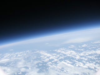 Illustration for article titled Amateur Helium Balloon Reaches 28km Altitude