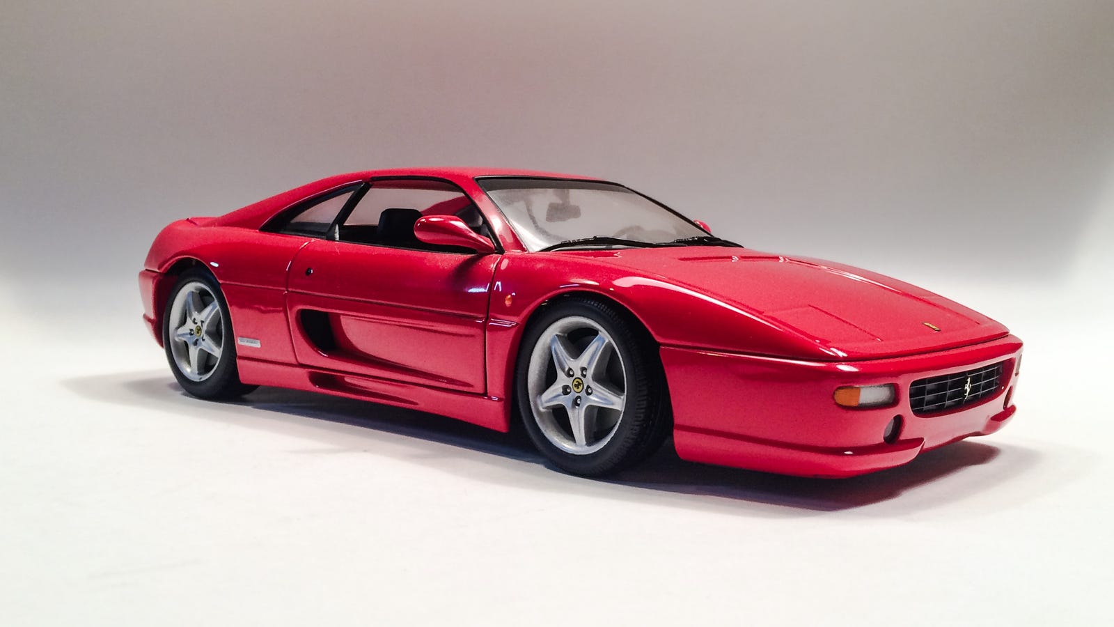 Ferrari F355 Berlinetta In 1 18 Scale By Ut Models