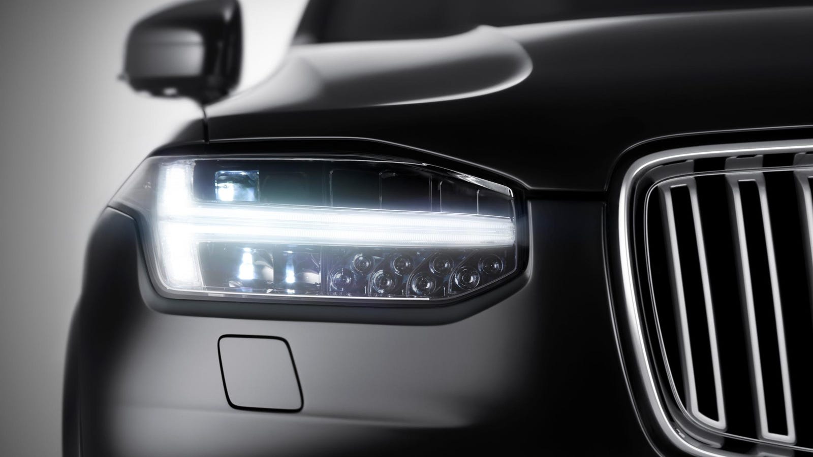The 2015 Volvo Xc90 Headlights Look Like Thor S Hammer
