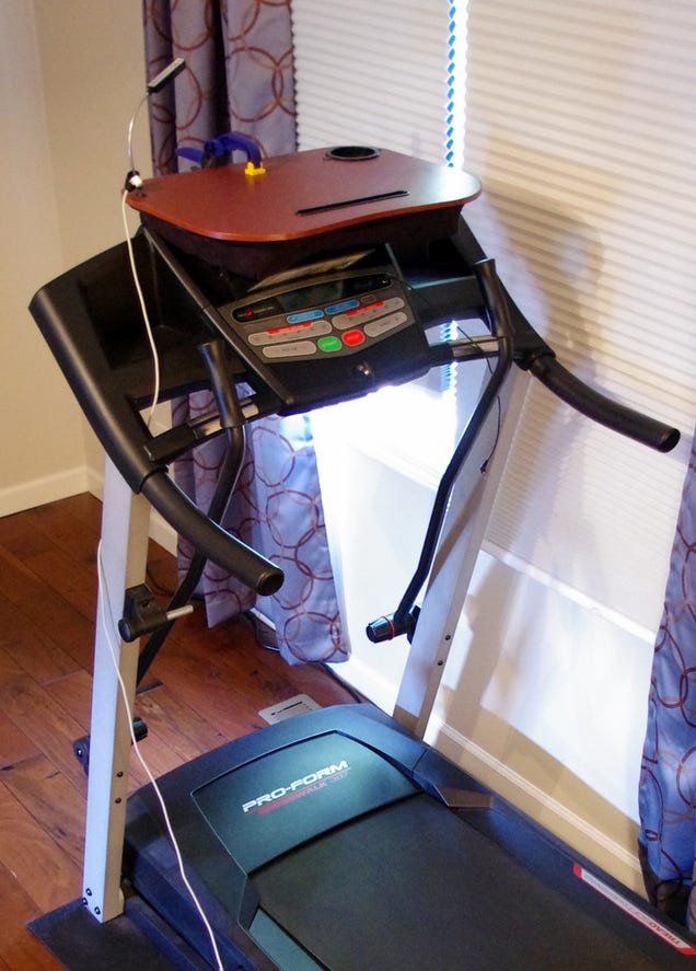 Linus Torvalds' Home Office (with Walking Desk and 3D Printer)