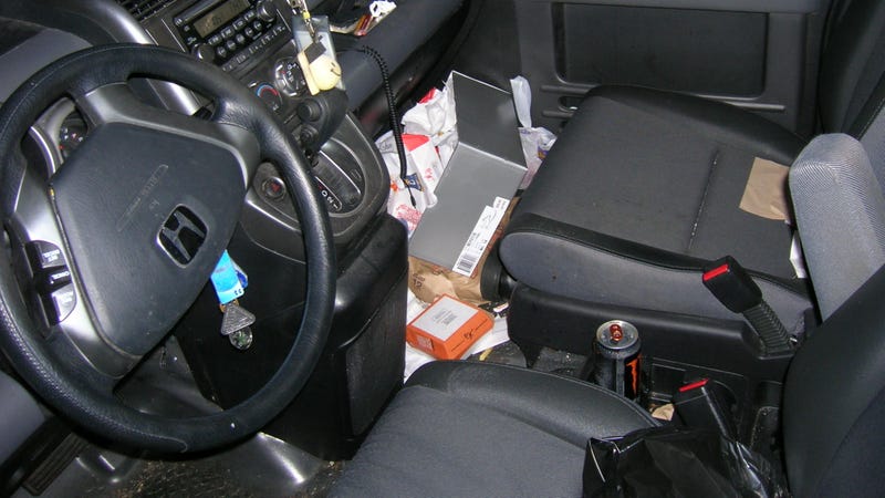 Illustration for article titled Don't Forget to Clean Your Steering Wheel