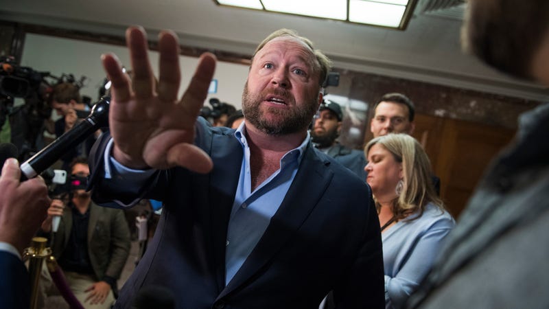 Illustration for article titled PayPal cancels Alex Jones