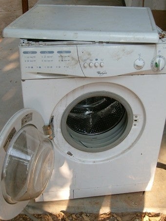 Illustration for article titled Australian Team Accused Of Chucking Washing Machine Out Of Window