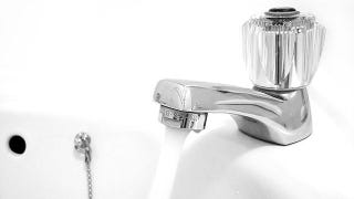 Illustration for article titled Are you one of those people who thinks hot water is ice cold?