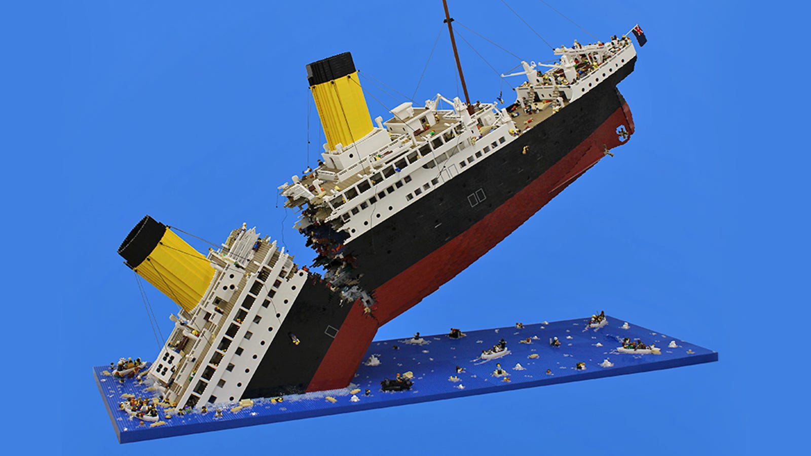 120000 Piece Lego Model Of The Titanic Breaking In Half Is