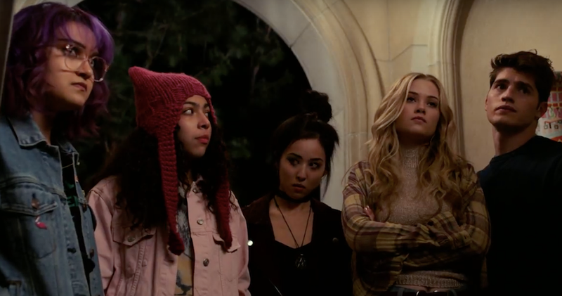 The First Trailer for Marvel's Runaways Is All About Very Evil Parents ...