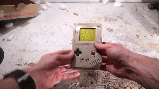 Watching Someone Restore a Filthy Game Boy to Its Original Pristine Condition Is Soothing For the Soul