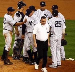 Illustration for article titled Roger Clemens Is Ready To Go Home Now