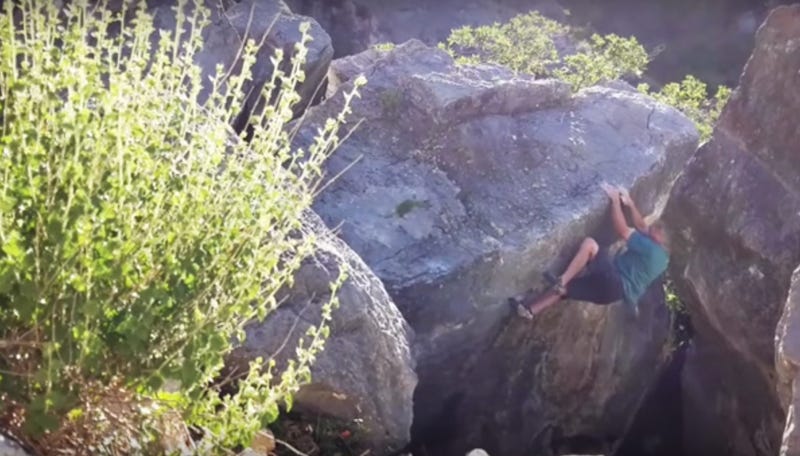 Illustration for article titled Huge Chunk Of Boulder Breaks Off In Climber's Hands