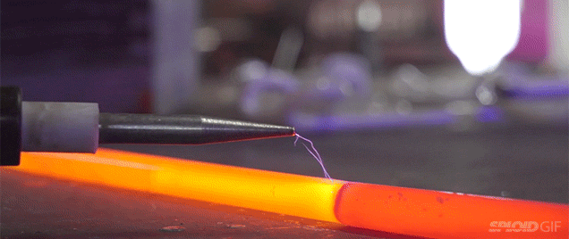 Video: Bending light and blowing glass is visually electric